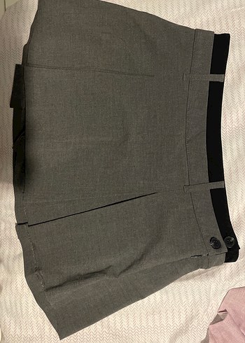 Gri Kemerli Mini Etek