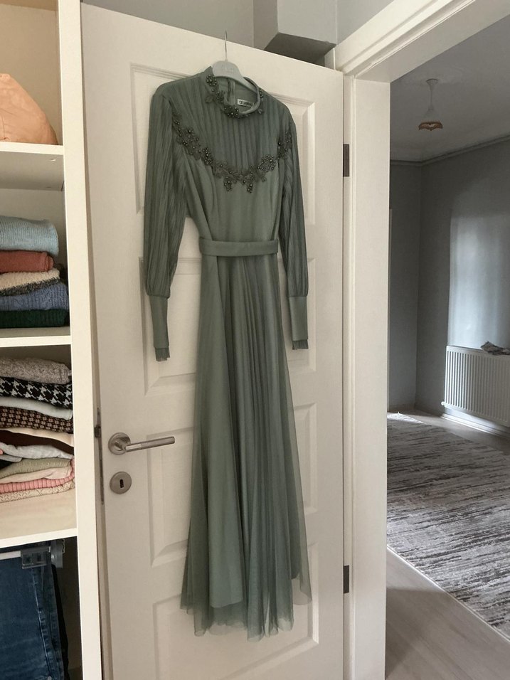 haki-yeşil Uzun Kollu Piliseli Abiye Elbise - Görsel 5