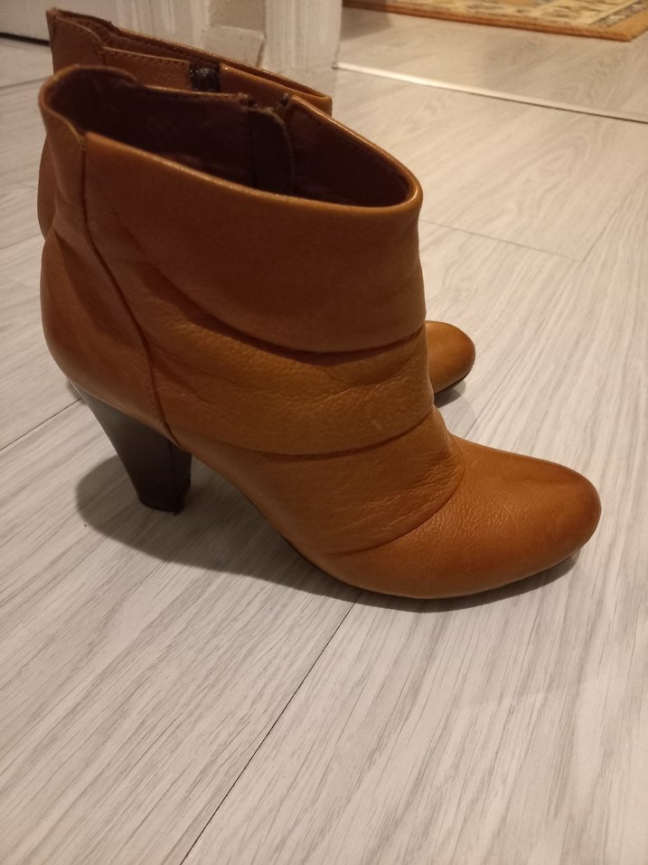Kahverengi Deri Kadın Topuklu Bot - Görsel 2