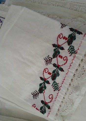 Nakışlı El İş Kanevice Örtü - Görsel 3