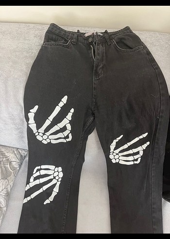 Siyah Baskılı Gevşek Kesim Kadın Kot Pantolon