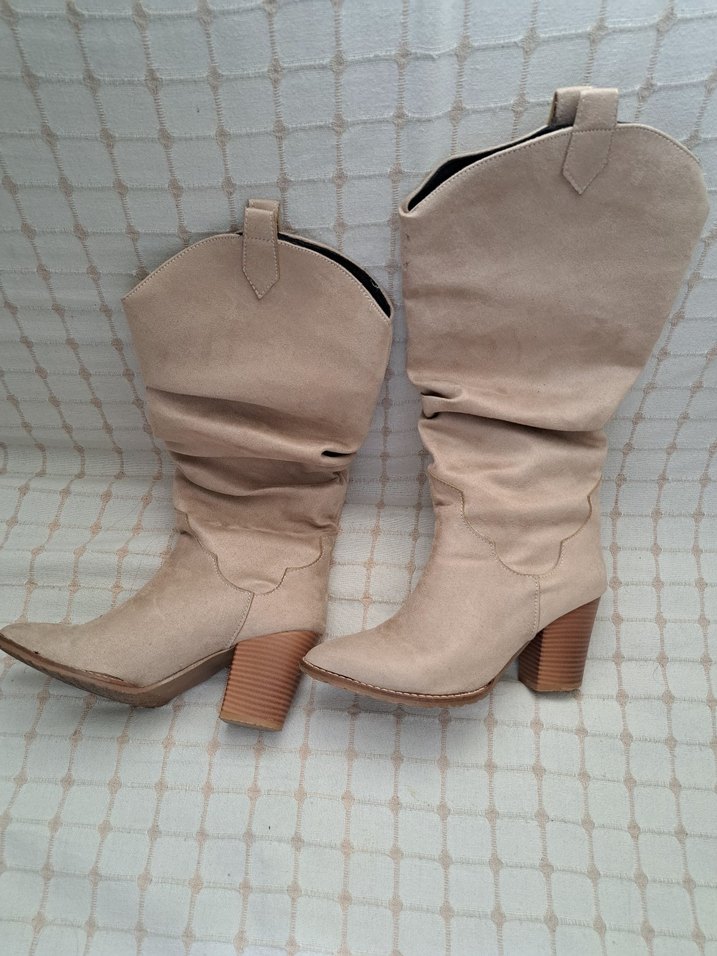 Bej Süet Kadın Diz Boyu Bot - Görsel 3