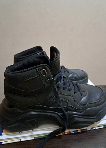 Siyah Kadın Günlük Bot - Görsel 2