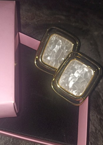 Parlak Altın Mini Kare Vintage Küpe