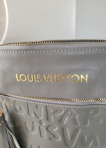  Beden gri Renk Louis Vuitton Kol Çantası