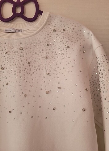 Mint! Taş Detaylı Sweatshirt