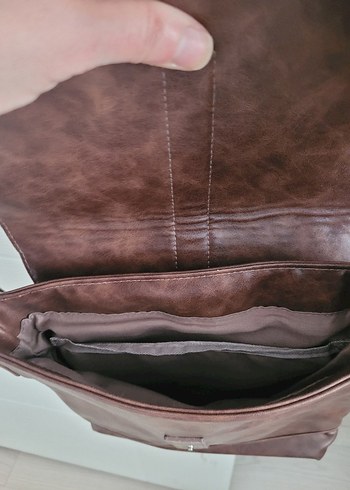 Kahverengi Deri Postacı Çantası - Görsel 4