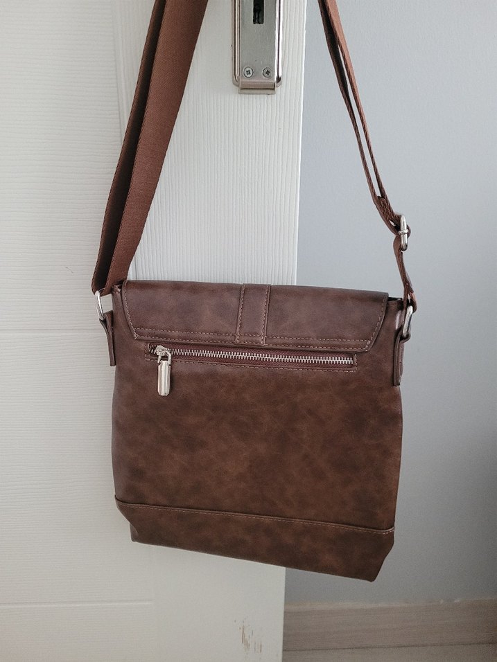 Kahverengi Deri Postacı Çantası - Görsel 3
