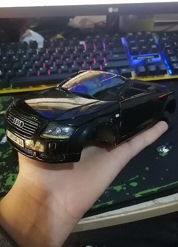 1:18 MAİSTO AUDİ TT DİECAST 