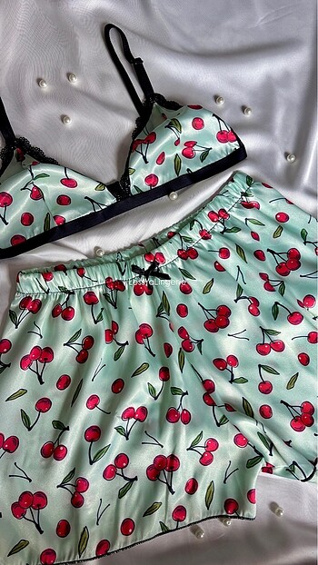 xs Beden yeşil Renk Üçgen Bralet & Saten Şort Takım