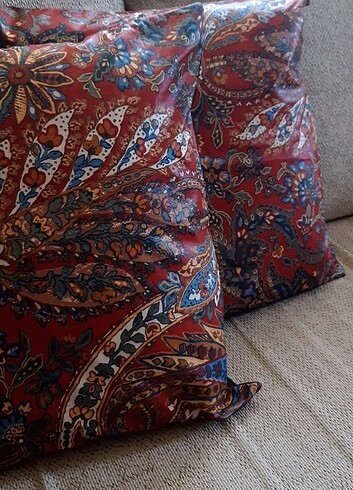 Saten Bordo Kırlent (2 Adet) 41x 41