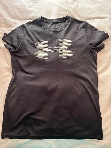 Under armour erkek çocuk tişörtü
