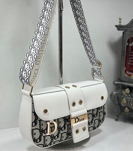 #Dior kol çantamız satışta?