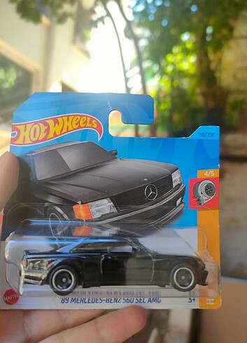 Mercedes-Benz 560 