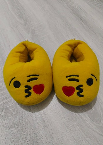 Kızlar için Sarı Emoji Nakışlı Sıcak Terlik - Görsel 2
