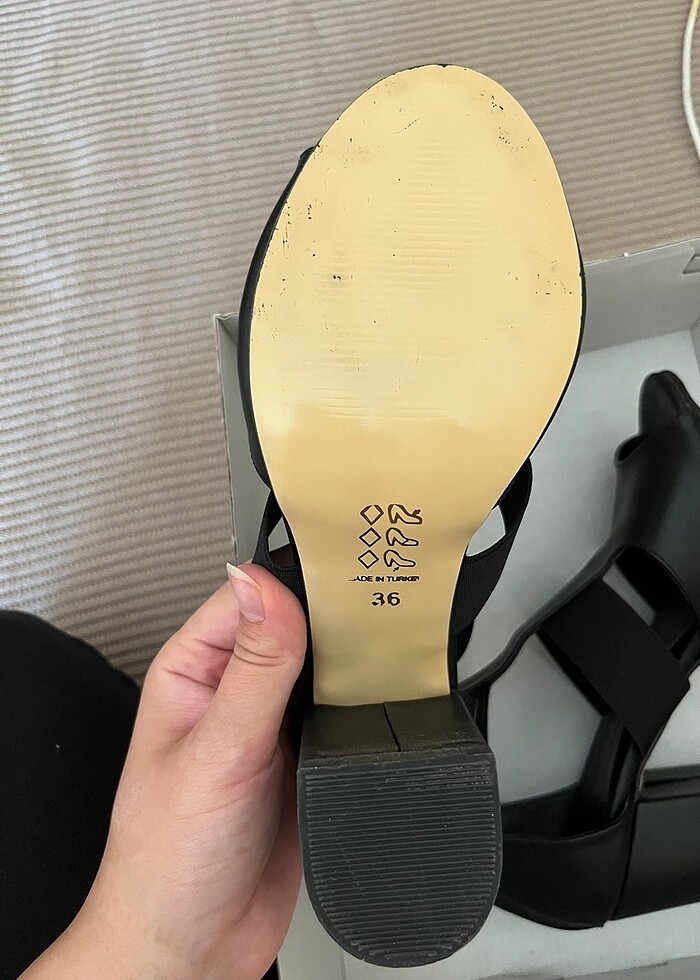 Topuklu ayakkabi - Görsel 3