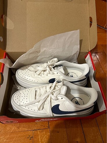 Nike Ayakkabi