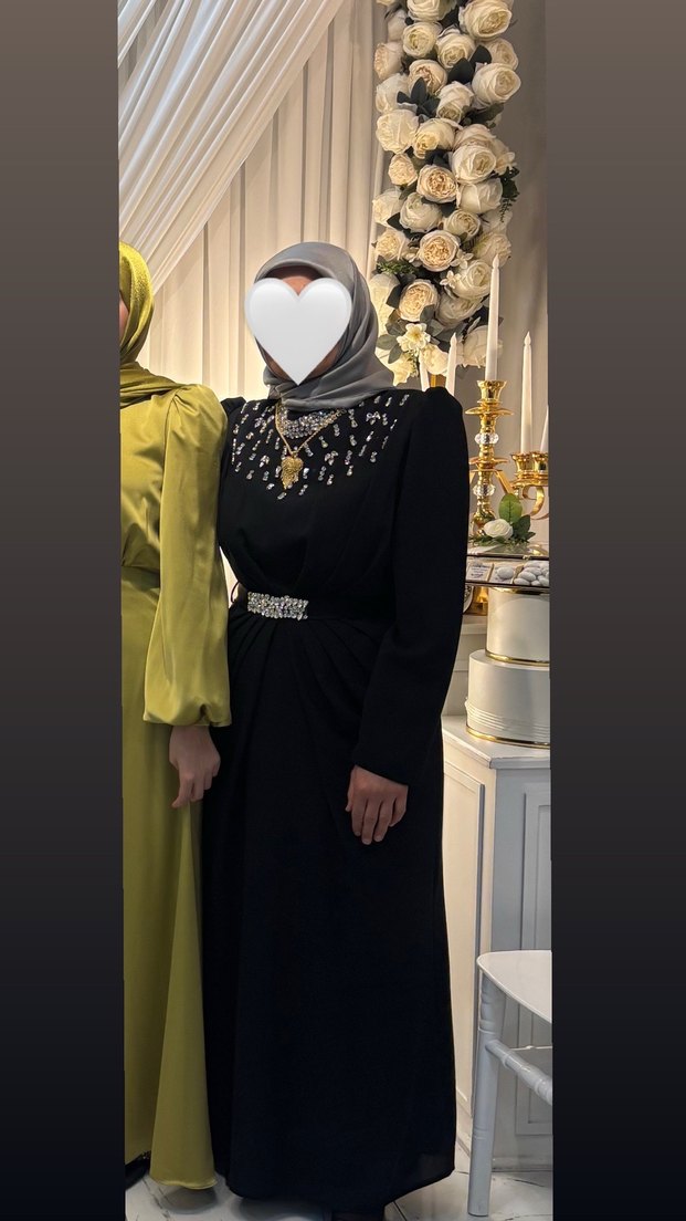 Boncuk İşlemeli Uzun Siyah Abiye Elbise - Görsel 3