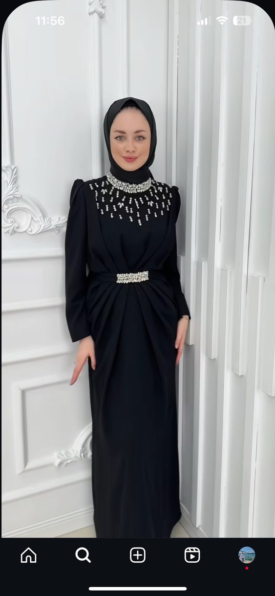 Boncuk İşlemeli Uzun Siyah Abiye Elbise - Görsel 2