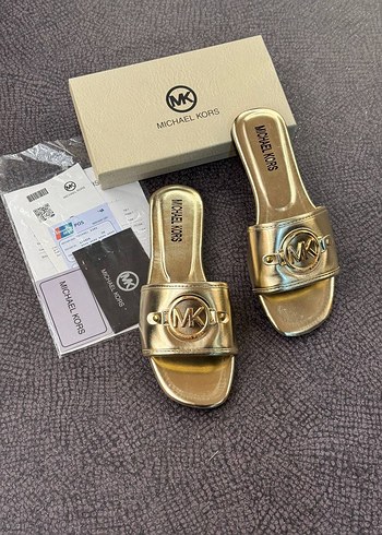 Michael Kors Altın Renkli Blok Topuklu Kadın Terlik
