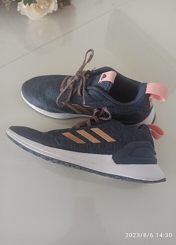 Adida kadın spor ayakkabı 