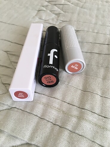 Flormar Temiz ürünlerdir renkleri bana yakışmadığı için satıyorum