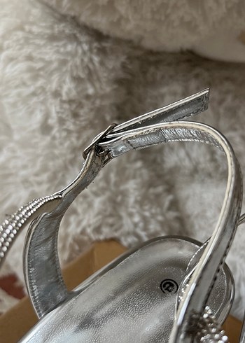 Gri Payetli Kadın Topuklu Abiye Ayakkabı - Görsel 3