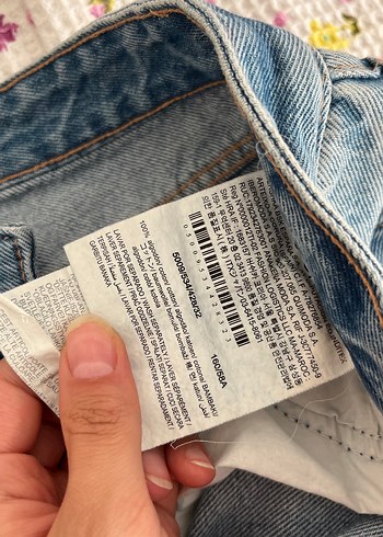 32 Beden mavi Renk Bohem Bershka Mini Düğmeli Denim Şort