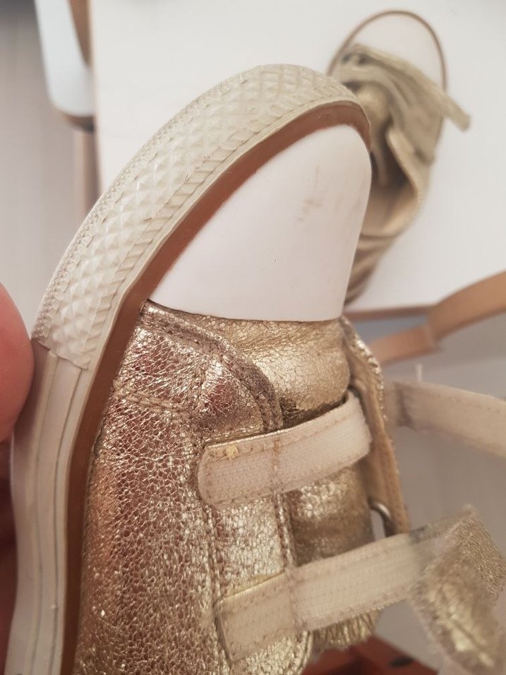 Kız Çocukları için Altın Renkli Cırt Cırtlı Spor Ayakkabı - Görsel 3