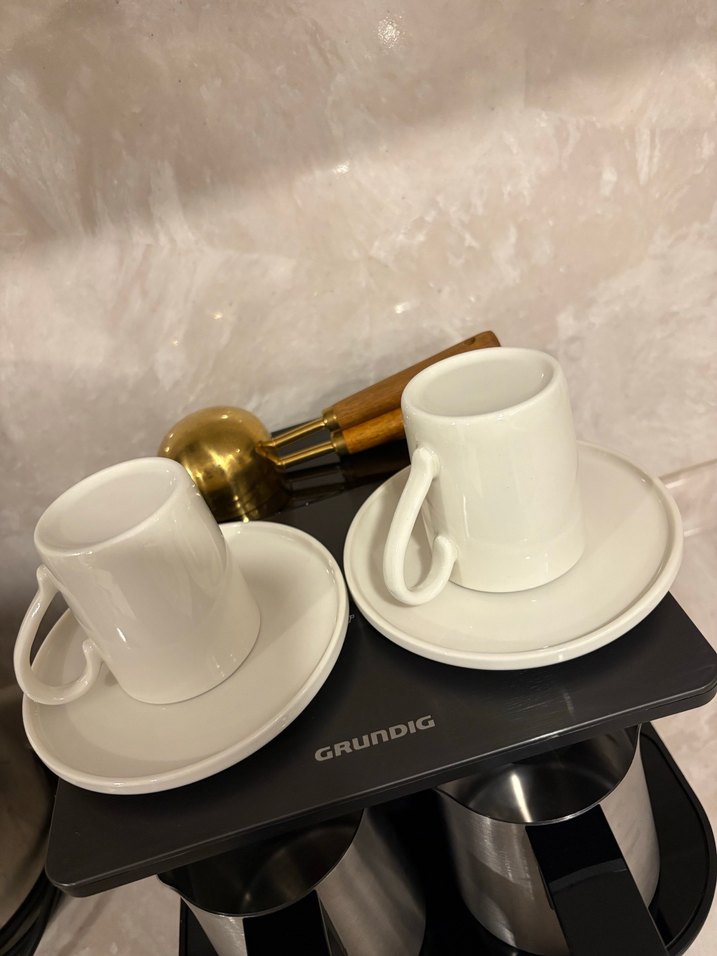 Beyaz Çilek Figürlü 2'li Kahve Fincanı Seti - Görsel 2