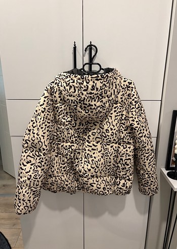 Leopar Desenli Kısa Kadın Mont - Görsel 3