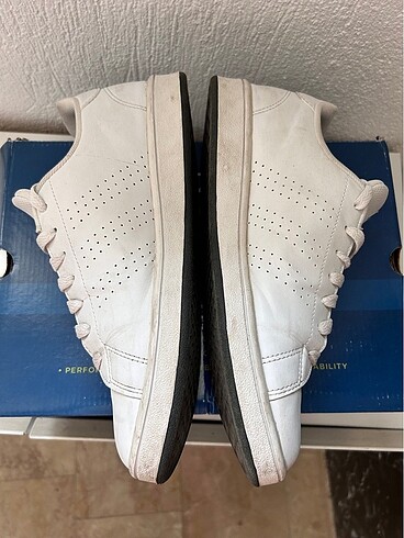 42.5 Beden beyaz Renk Adidas orijinal erkek spor ayakkabı
