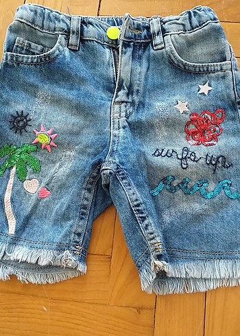 Renkli Nakışlı Kız Denim Şort