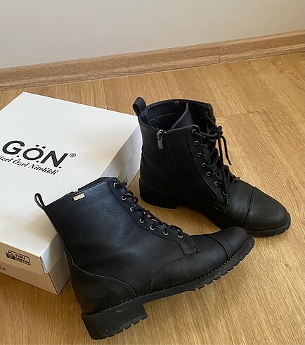 38 Beden siyah Renk Postal bot