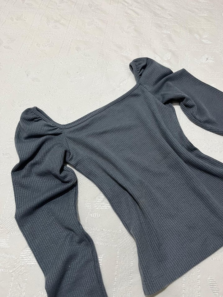 Gri Kare Yaka Uzun Kollu Kadın Bluz - Görsel 2