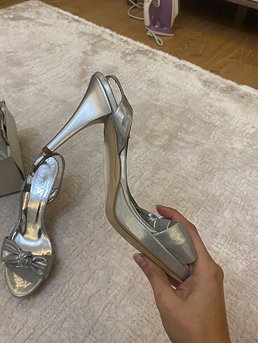 40 Beden Gümüş topuklu ayakkabı