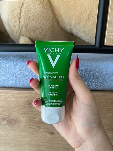 Vichy yağlı ciltler için temizleme jeli
