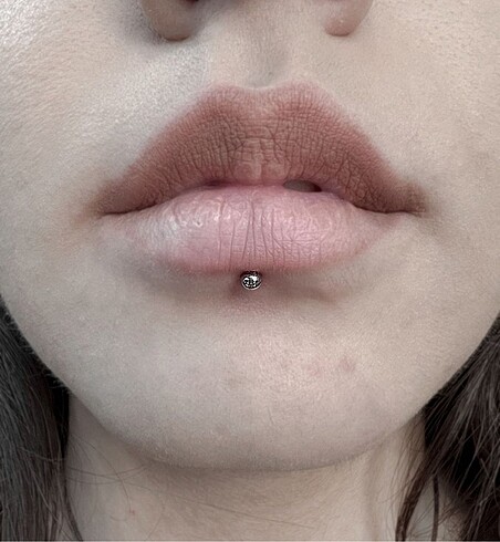 Titanyum dudak piercing - Görsel 2