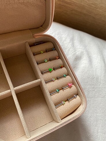 Titanyum tragus piercing - Görsel 2