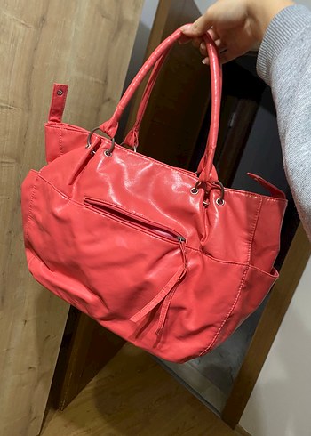 Zara Kırmızı Deri Tokalı Kadın Çanta