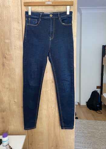 Kadın Lacivert Kemerli Dar Kesim Denim Pantolon