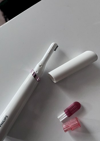 Philips Beyaz Kalem Kaş Düzeltici Jilet - Görsel 2