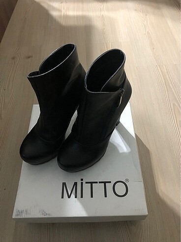 Mitto topuklu bot