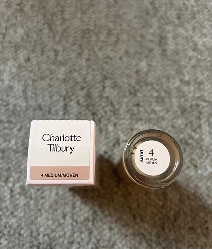  Beden Charlotte Tilbury Hollywood Flawless Filter