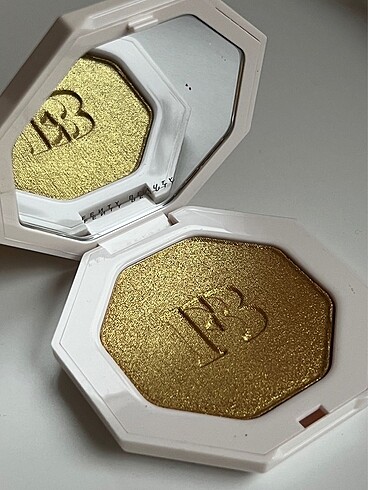 Fenty Beauty Killawatt Highlighter