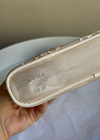 Beden ten rengi Renk dior işlemeli makyaj çantası