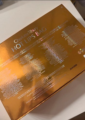  Beden altın Renk Charlotte Tilbury hot lips kadife clutch Ruj Seti