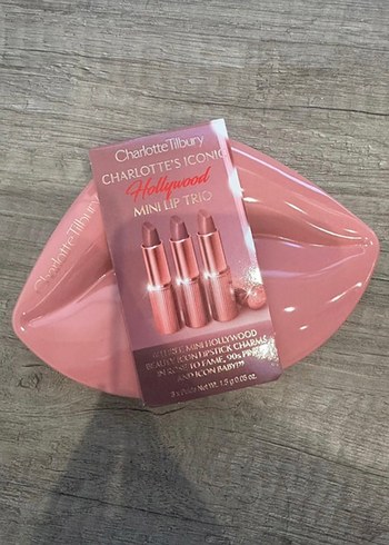  Beden Charlotte Tilbury Hollywood Mini Lip Trio Set