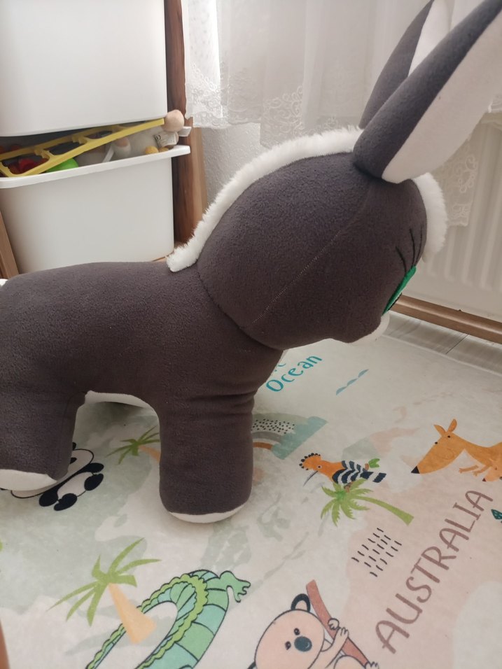 Gri ve kahverengi peluş oyuncak - Görsel 3