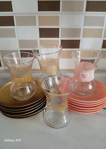 Desenli Pembe ve Altın Çay Bardakları Takımı
